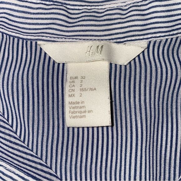 H&M Sleeveless Blouse Preppy Stripe Navy White Button Down Academia - Picture 3 of 7